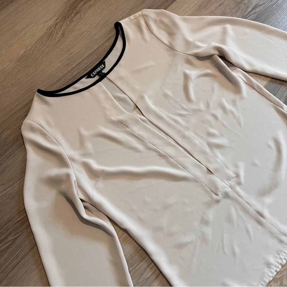 Express Cream Women's Top with Black Trim Size XS
